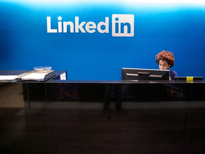 Kết nối và thảo luận kinh doanh sôi nổi nhờ LinkedIn