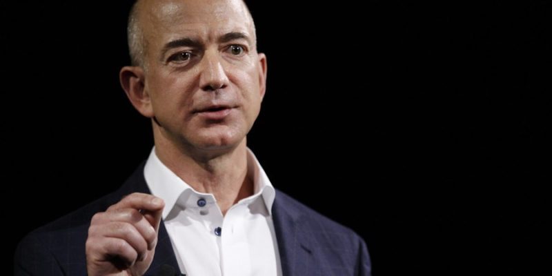 Tỷ phú Jeff Bezos: Người liều lĩnh và ưa mạo hiểm